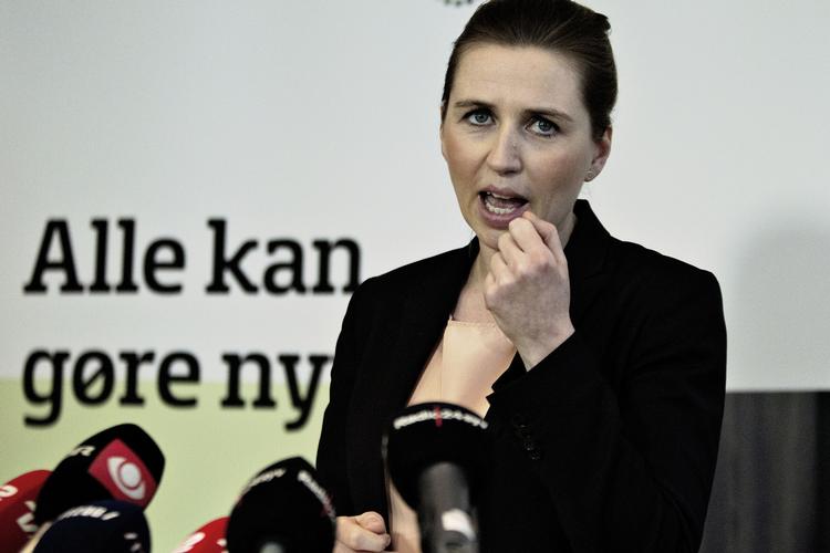 Selskabsskat. »Det, jeg skrev i kronikken, mener jeg fortsat, er korrekt«, siger Mette Frederiksen. 
