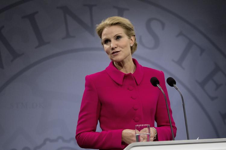 reformamok. Regeringen er grebet af en kollektiv psykose. 