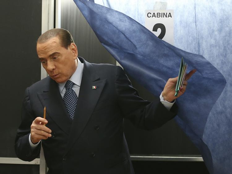COMEBACK. Silvio Berlusconi er atter valgt ind i det italienske parlament, og hans koalision har akkurat fået stemmer nok til at få betydning. 