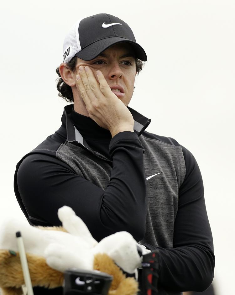 Nedtur. Sådan ser man ud, når man er verdensetter og er ved at ryge ud af Match Play Championship. Men Rory McIlroy har ikke mistet lysten til at svinge køllen. 