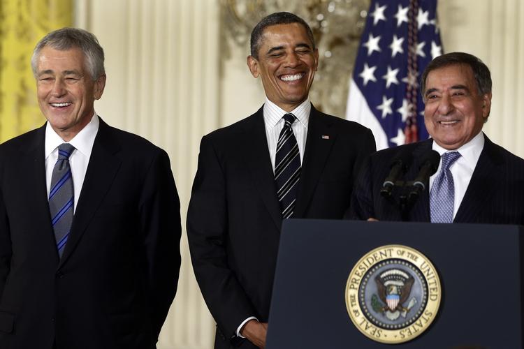 Udnævnelse. Barack Obama var ét stort smil, da han i janaur præsenterede Chuck Hagel (til venstre) som sit bud på en forsvarsminister til at afløse Leon Panetta (til højre). 