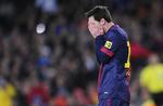syg. Barcelonas målkonge Lionel Messi - her efter nederlaget i aftes til Real Madrid i semifinalen i Copa del Rey - har lagt sig med feber. 