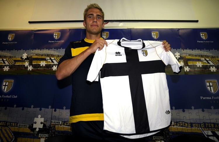 Italiener. I 2008 skrev Magnus Troest efter tre år i FC Midtjylland kontrakt med Parma. 