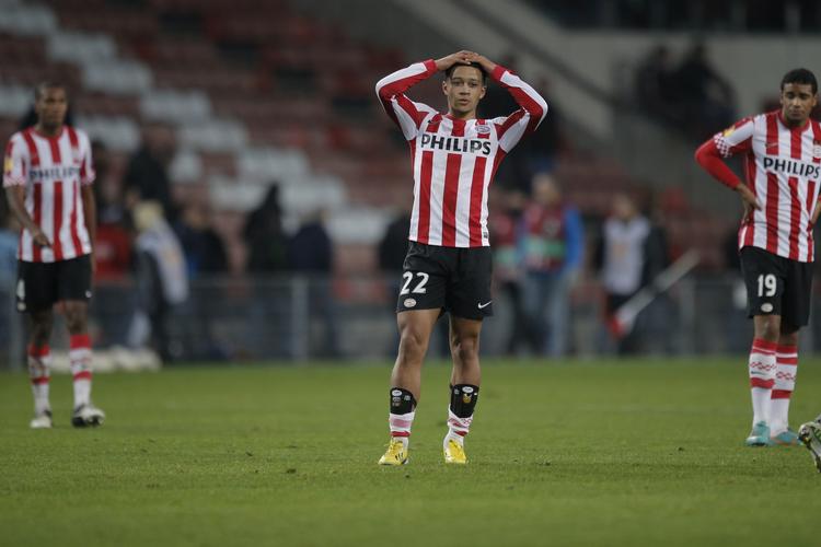 Hattrick. For anden gang på et halvt år scorede 19-årige Jürgen Locadia (th.) tre mål, da PSV Eindhoven spillede sig i pokalfinalen. 