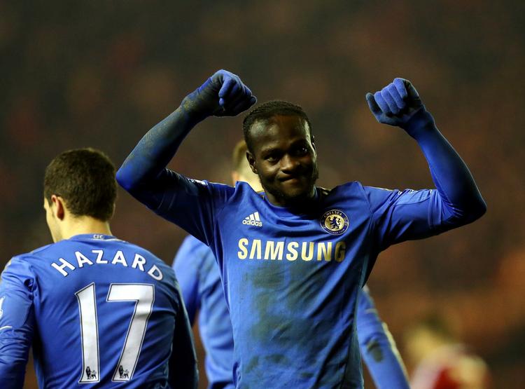0-2. På et oplæg fra Eden Hazard (tv.) scorede Victor Moses Chelseas andet mål mod Middlesbrough. 