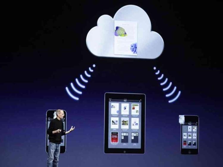 SKYFILM. ITunes in the Cloud var en af de sidste ting, Apple-stifteren Steve Jobs fik lov til at præsentere for verden, kun fire måneder før han døde i oktober 2011. (Foto: Marcio Jose Sanchez/AP Photo) 