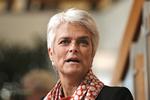 Ud? Mens vælgerne protesterer, bakker Annette Vilhelmsen op om vækstpakken. 