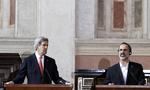 Støtte. Den amerikanske udenrigsminister, John Kerry (tv), sammen med lederen af den syriske oppositionskoalition, Mouaz al-Khatib. 