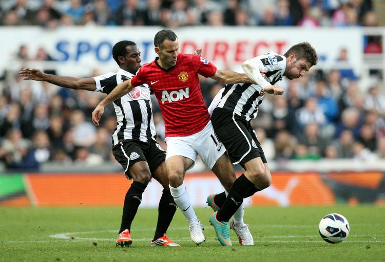 Ustoppelig. Ryan Giggs indledte karrieren som en klassisk venstre wing, der nærmest var klistret til sidelinjen. I takt med den fremskredne alder er han blevet placeret som central skikkelse på midtbanen. 