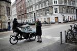 LOCKOUT. Lærerne ved Sortedagsskolen i København aktionerede i går mod regeringens ønske om at skabe en heldagsskole. 