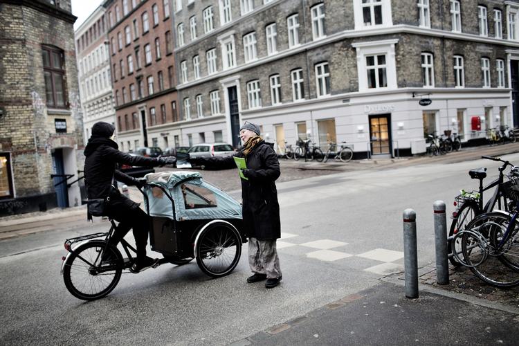 LOCKOUT. Lærerne ved Sortedagsskolen i København aktionerede i går mod regeringens ønske om at skabe en heldagsskole. 