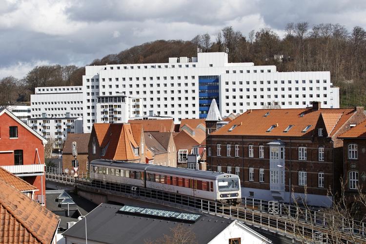 TOGSTOP. Vejle skal fortsat være et stop for togene på hovedstrækningen fra Aarhus til København, mener byens viceborgmester. 