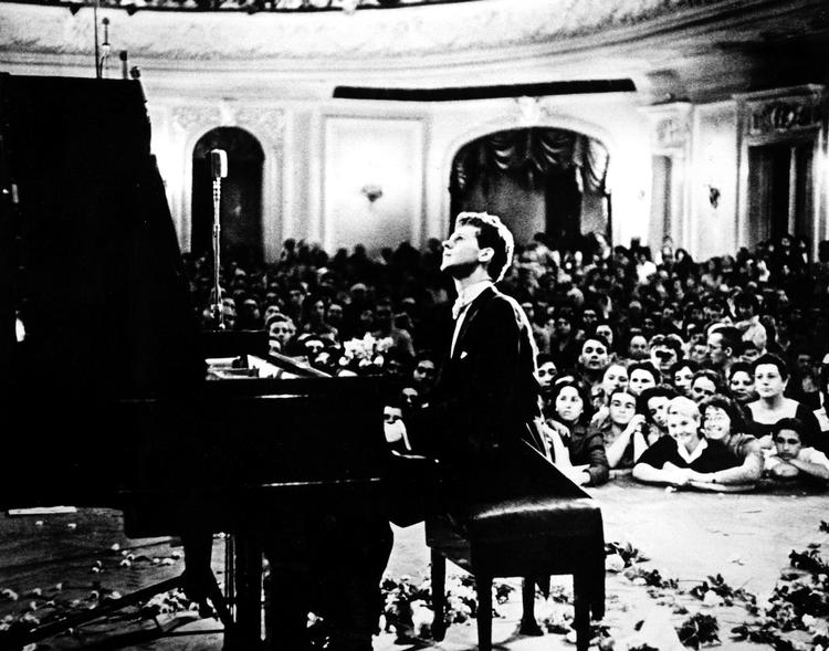 Idol. Stemningen under den første Tjajkovskij-konkurrence i Moskva i 1958 var euforisk som få år senere til The Beatles' koncerter. 
