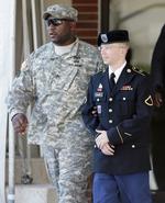 Skyldig. Bradley Manning erkendte sig skyldig i ti ud af 22 anklagepunkter under høringen. Retssagen indledes i juni. 