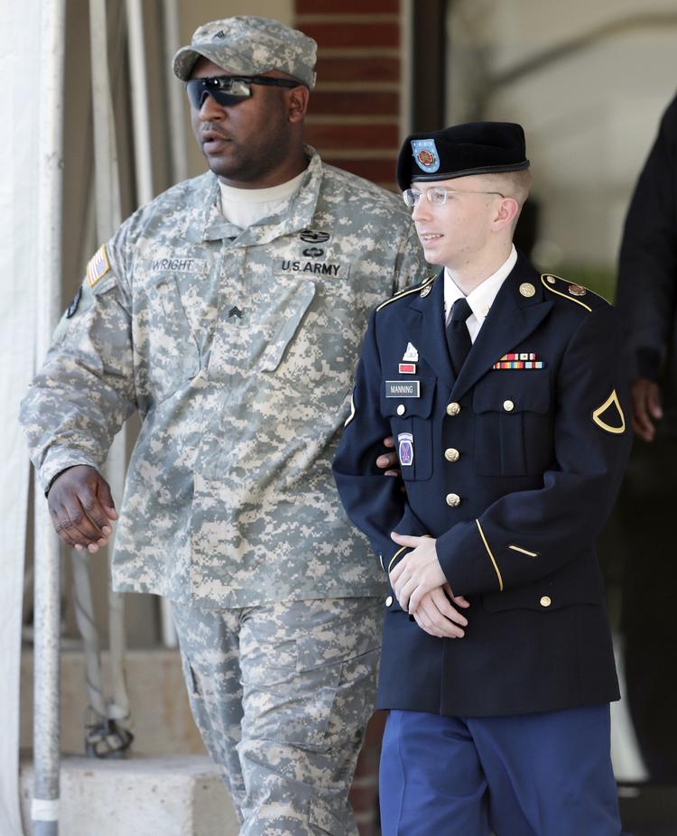 Skyldig. Bradley Manning erkendte sig skyldig i ti ud af 22 anklagepunkter under høringen. Retssagen indledes i juni. 