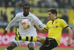 topscorer. Dortmunds Robert Lewandowski (th) var kampens oplevelse, da polakken var med til at sænke Hannover. 