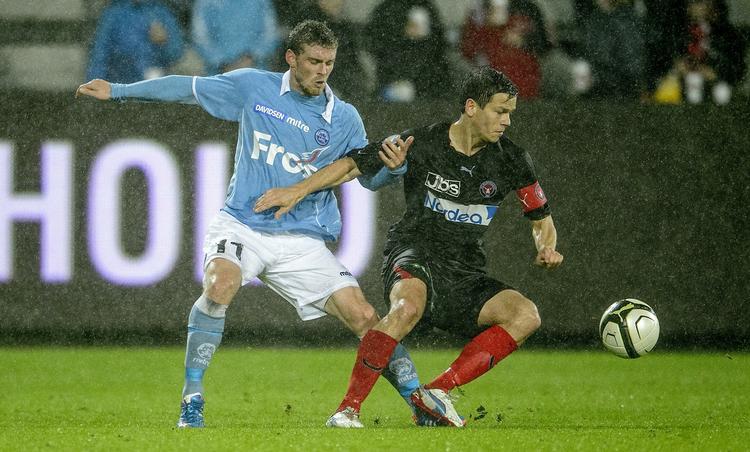 1-0. Det blev en rodet affære, da de to trængte klubber, FC Midtjylland og Sønderjyske, kæmpede om at skabe luft til bunden. 