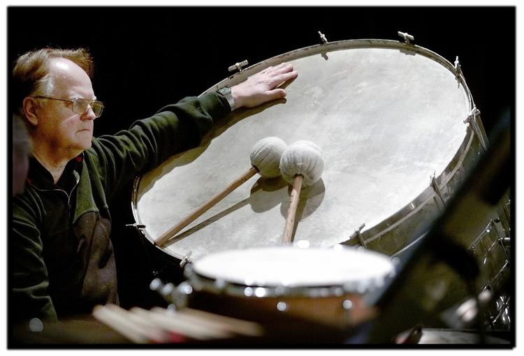 symfonisk. Det Kongelige Kapel havde gavn af et nyt orkesterskal i træ under koncerten i operaen. 