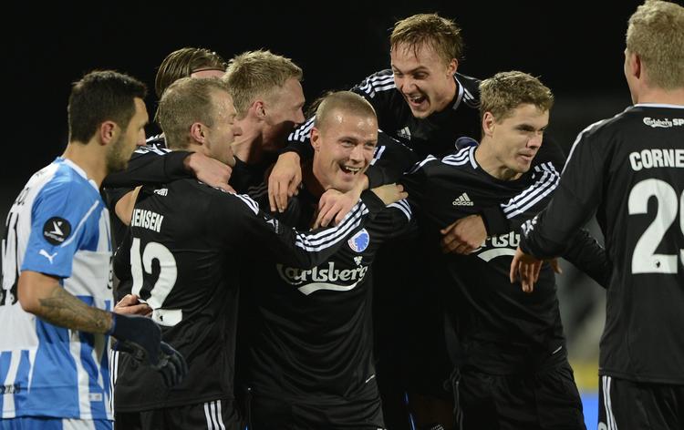 Scoringer. I går kunne FCK'erne juble tre gange, da FCK blev slået 3-2. I dag er der et millionoverskud at skrive hjem om. 
