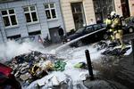 Brand. Brandvæsenet måtte rykke ud, da der gik ild i en skraldebil i Rørholmsgade. 