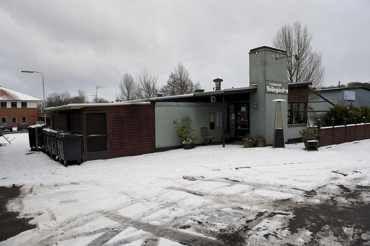 BRAND. Restaurant Vejlegården brød 21. descember i brand, mens ejer Amin Skov var til stede. Han måtte efterfølgende indlægges. 