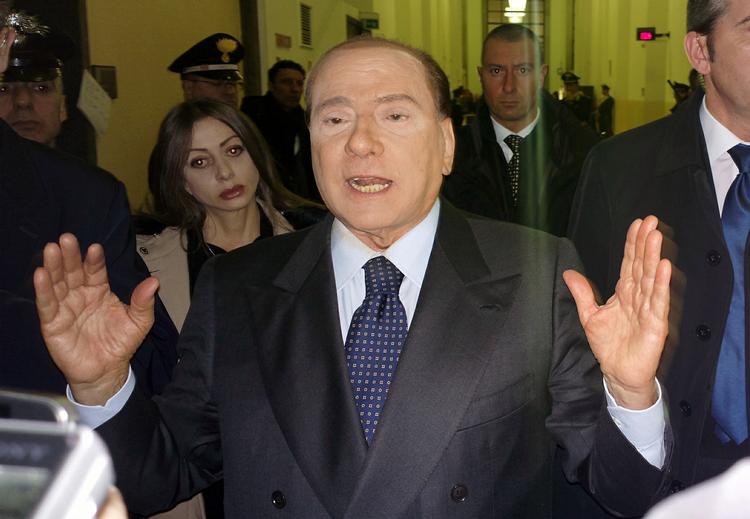 BENÆGTELSE. Silvio Berlusconi afviser alle prostitutionsanklagerne mod ham. 
