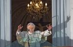 Farvel. Benedikt XVI er nu pave emeritus og skal have valgt en efterfølger. En kardinal fortæller nu, hvordan den tidligere pave blev valgt. 