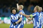 DEBUTANT. Hans Henrik Andreasen (midten) blev hentet hjem til Esbjerg i vinterpausen og har straks bevist sit værd. 