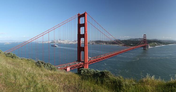 San francisco. En perfekt cykeltur får man ved at køre fra San Franciscos mole op til Golden Gate Bridge, puste ud og så fortsætte over broen til Sausalito. Hjemturen foregår med færge, råder læser Morten Rask. 