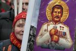 Mindet. Stalin fik sin egen lille hyldest ved en kommunistisk demonstration blev forleden. Foto: AP. 