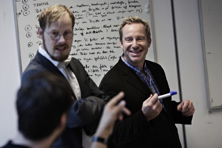 Virkelighedsnær. Adam Price og konsorter kan skrive et manuskript for Birgitte Nyborg, som er skræmmende mere politisk kompetent end det, som vi dagligt oplever på Christiansborg, mener Peter Mogensen. 