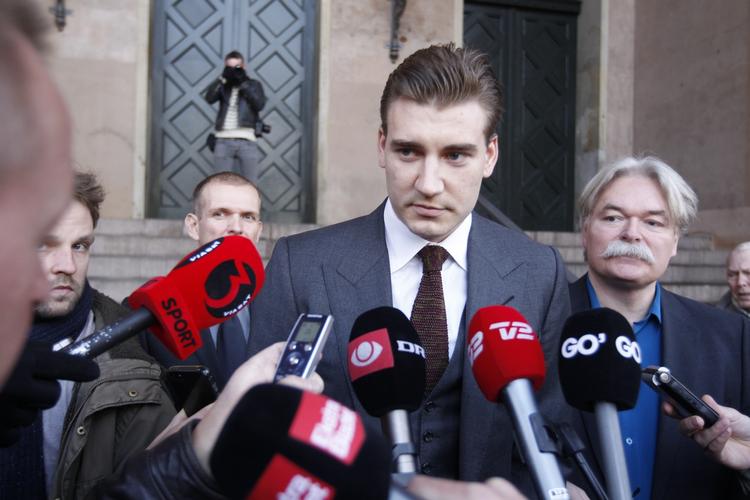 Anger. Nicklas Bendtner undskylder sin spritkørsel. 