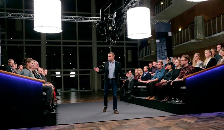 TV. Thor Möger er vært i det nye debatprogram 'Gadens Parlament'. 