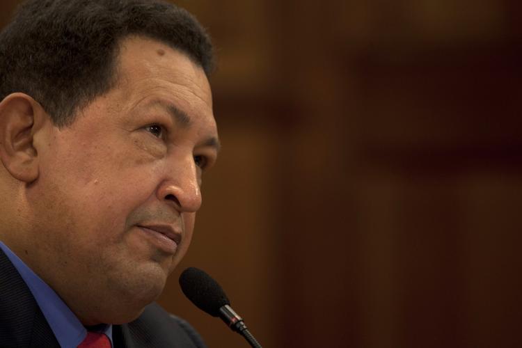 KRÆFT. Hugo Chavez er ikke set offentligt siden december 2012, og ifølge vicepræsidenten i Venezuela gennemgår han lige nu nogle meget kritiske timer. 