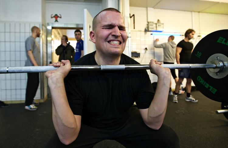 MOTION. Det er stoffet serotonin, der både hjælper kroppen til at være aktiv, men som også bremser os, så vi ikke kan præstere. (Aktiv foto) 