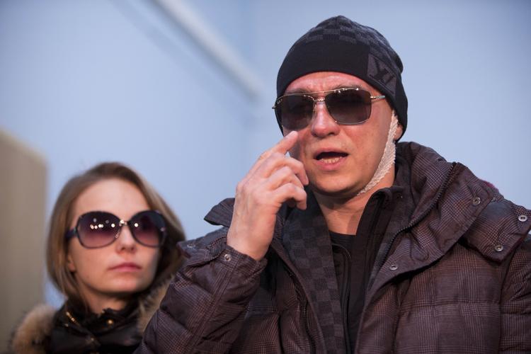 balletballade. Bolsjojballettens kunstneriske chef, Sergei Filin, efter han var blevet angrebet med syre af Pavel Dmitritjenko, der nu anklager politiet for vold. 