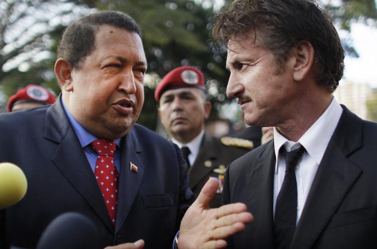 Venner. Den amerikanske skuespiller Sean Penn har reageret på Chavez' død med ordene: »Jeg mistede en ven, som jeg var velsignet med«. 