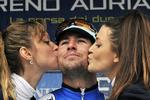 Førertrøje. Holdløbet i Tirreno-Adriatico sendte Mark Cavendish i løbets førertrøje. 