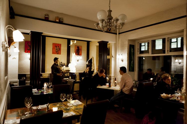 Dessertdrømme. De søde retter smager glimrende på Restaurant Mellemrum. Desværre er resten af menuen for svingende til prisen. 