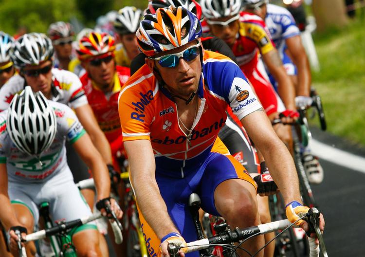 USKYLDIG? Denis Mechov deltager i øjeblikket i cykelløbet Paris-Nice. Herfra afviser han pure Michael Rasmussen beskyldninger om bloddoping. 