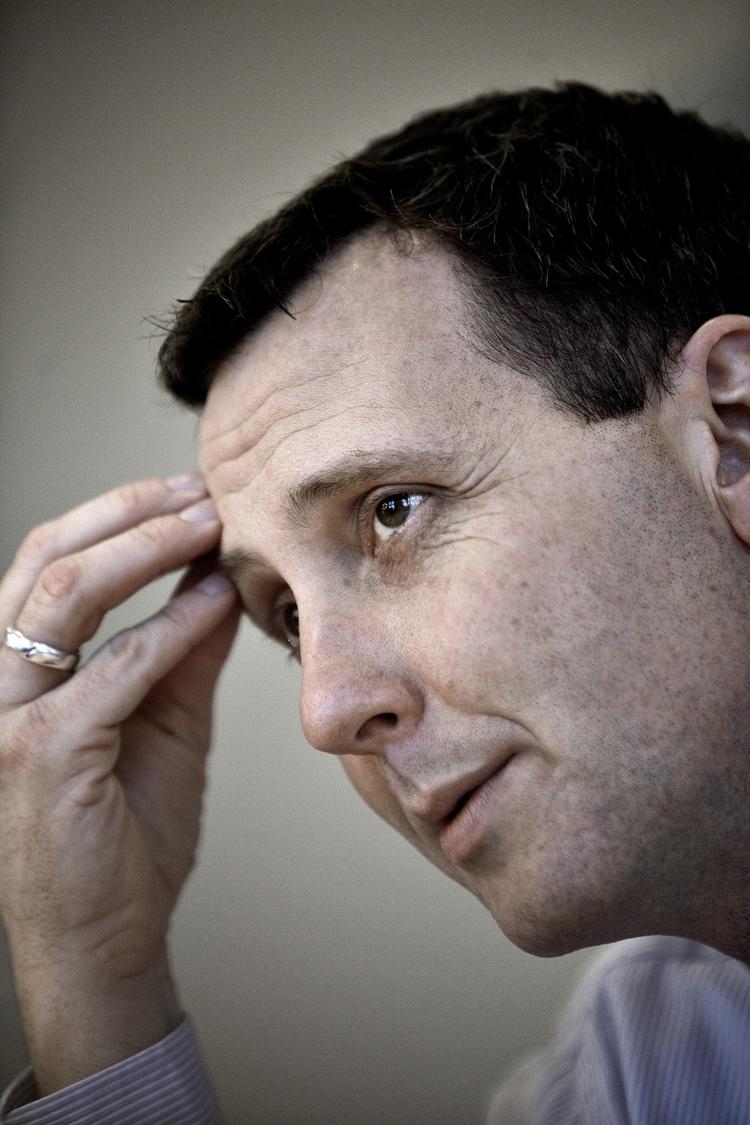 Nøgtern. Hækkerup i tænkeboks om Danmarks rolle. 