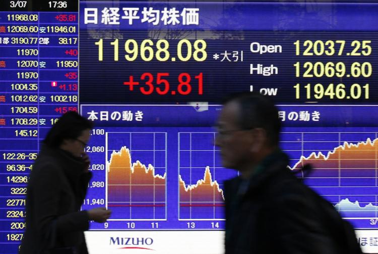 Optur. Dagen på børsen i Japan lukkede med det bedste resultat, siden Lehman Brothers krakkede i USA. 