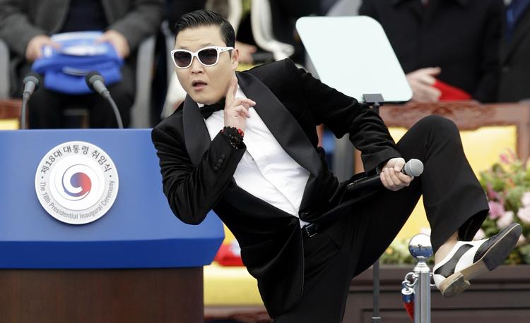 PSY. Omkvædet fra nummeret 'Gangnam Style', der lyder 'Oppan Gangnam Style' er blevet optaget i The Yale Book of Quotations, som et af de mest berømte citater i 2012. (Arkiv) 