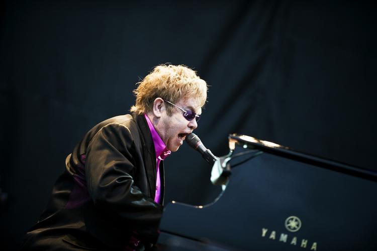 Elton. Megastjernen rammer Danmark 22. juni med en koncert i smukke omgivelser. 