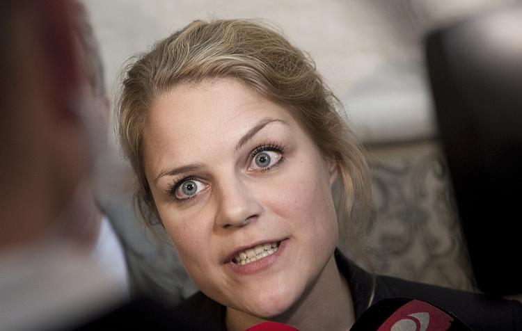 Ligestilling. Johanne Schmidt-Nielsen, Pernille Vigsø Bagge og ligestillingsminister Manu Sareen (R) raser mod Liberal Alliances Merete Riisagers udfald. 