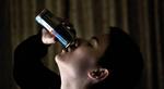 overforbrug? Ved at drikke én dåse energidrik på en halv liter overskrider teenagerne maksimumsgrænsen, hvorimod en dåse på en kvart liter er nok til at overskride grænsen for en 10-årig. 