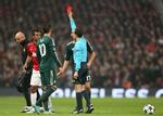 Exit. Man. United førte 1-0, da Nani så rødt. Real Madrid fik vendt kampen, vandt 2-1 og gik videre i Champions League. 