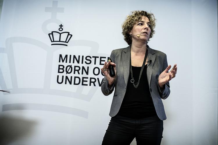 Reformlyst. Lad skolen være, som den er, så længe I kun har det udspil, I allerede har fremlagt, skriver en lærer, mor og foreningsformand til børne- og undervisningsminister Christine Antorini (S). 