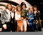 Abba. Agneta Faltskog (anden fra højre) er her fotograferet sammen med sit band Abba i 1974, lige efter at de havde vundet det internationale Melodi Grand Prix. 