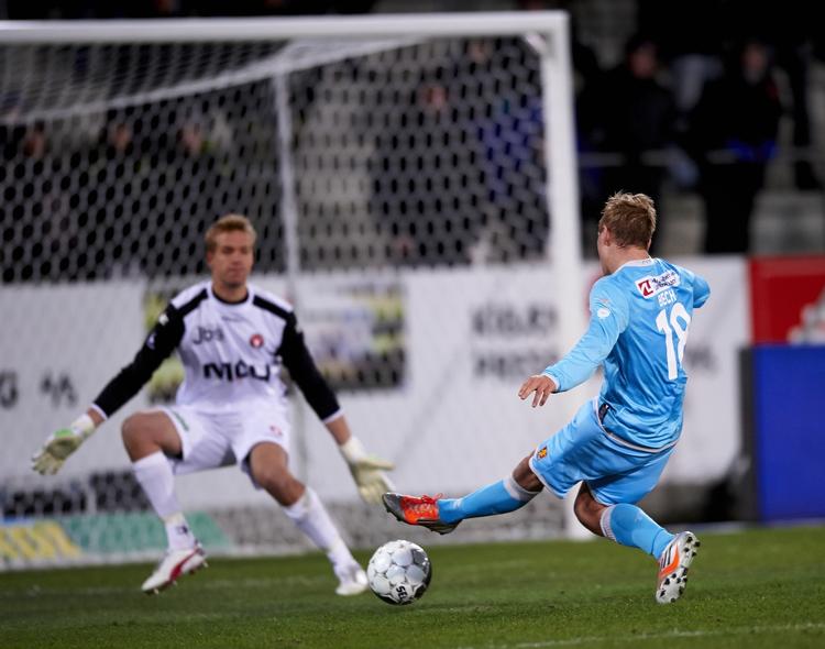 0-1. På en fin stikning fra Morten Nordstrand bragte Uffe Bech FC Nordsjælland foran. 